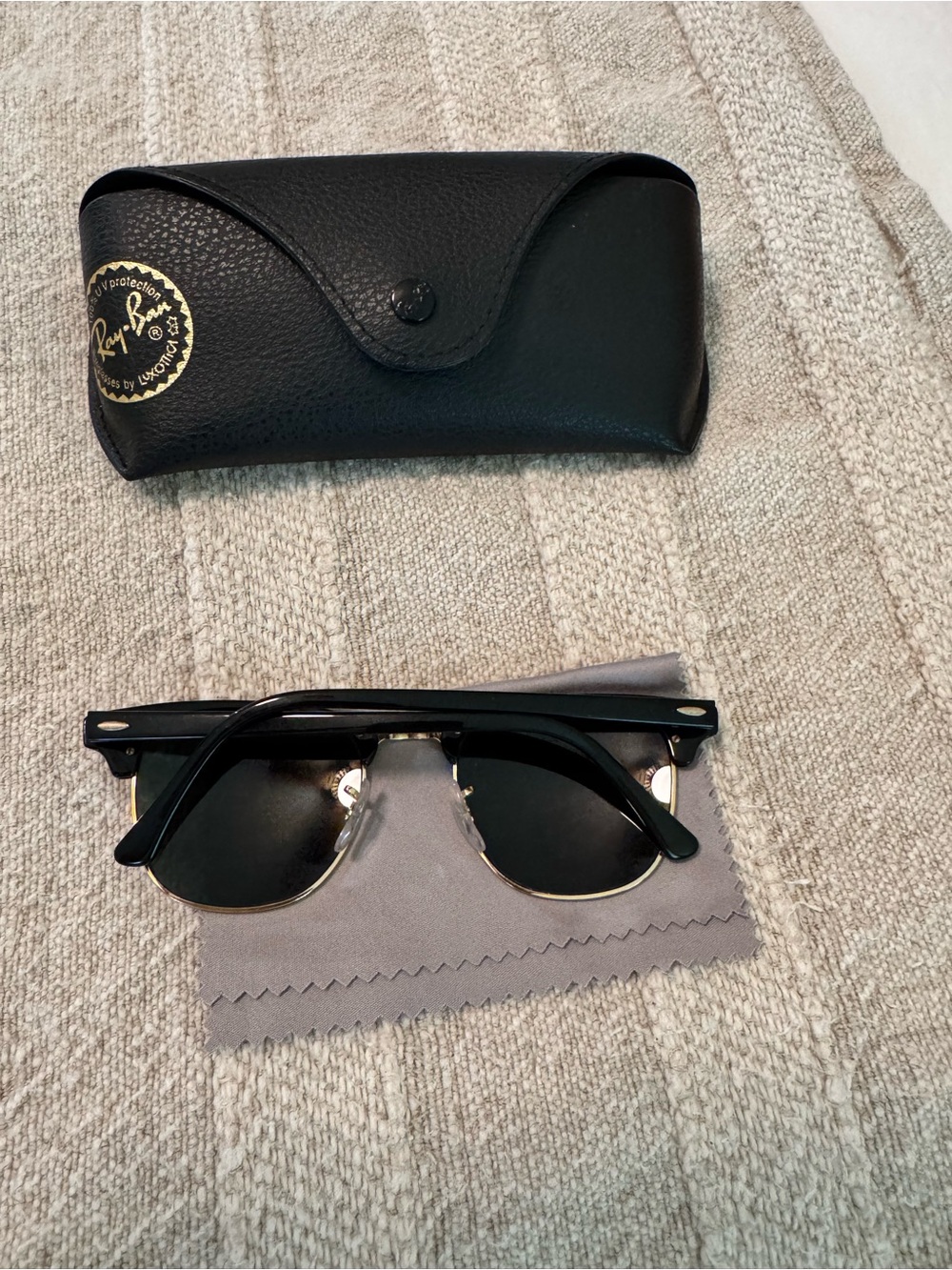 Ray-Ban Clubmaster Classic Sunglasses - RB3016 - Picture 8 of 10